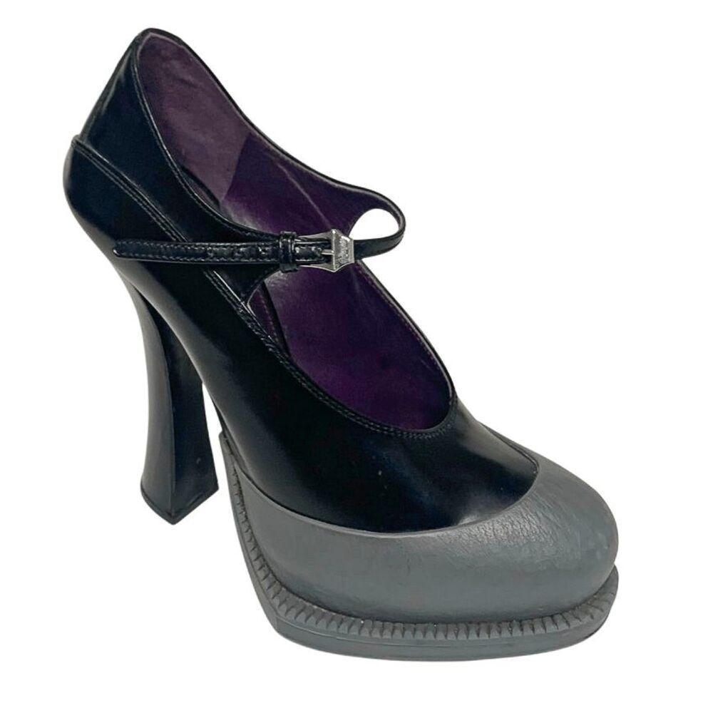 Prada Mary Jane Runway 2012 Black Leather Grey Rubber Cap Toe Heels EU 37.5 Pump